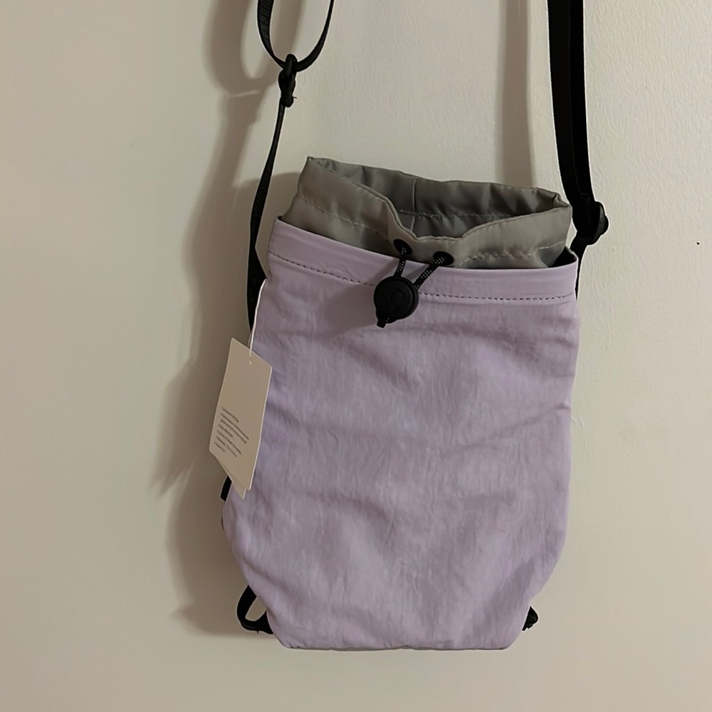 NWT Lululemon Waterbottle Crossbody